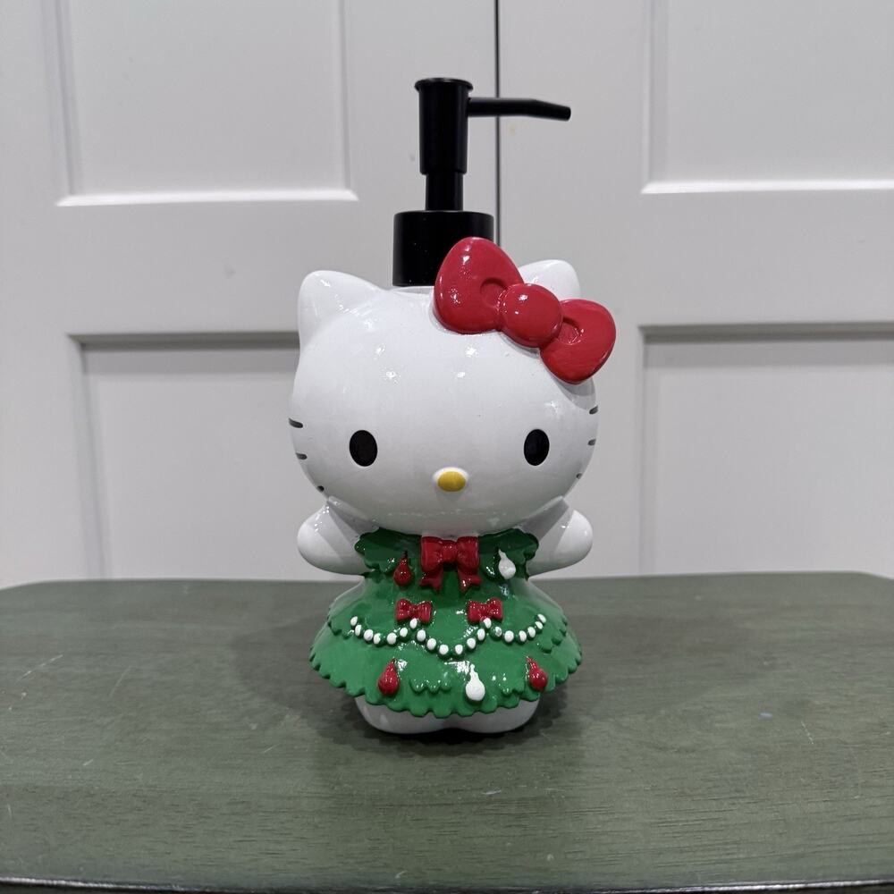 NEW SANRIO HELLO KITTY CHRISTMAS TREE CONSTUME SOAP DISPENSER! - 5019
